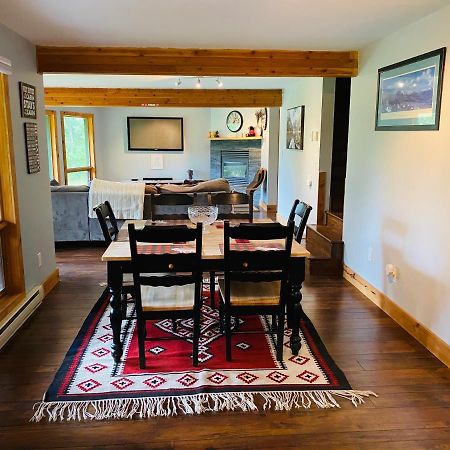 Journey'S End - 2 Bed 1 Bath Suite Golden Bagian luar foto