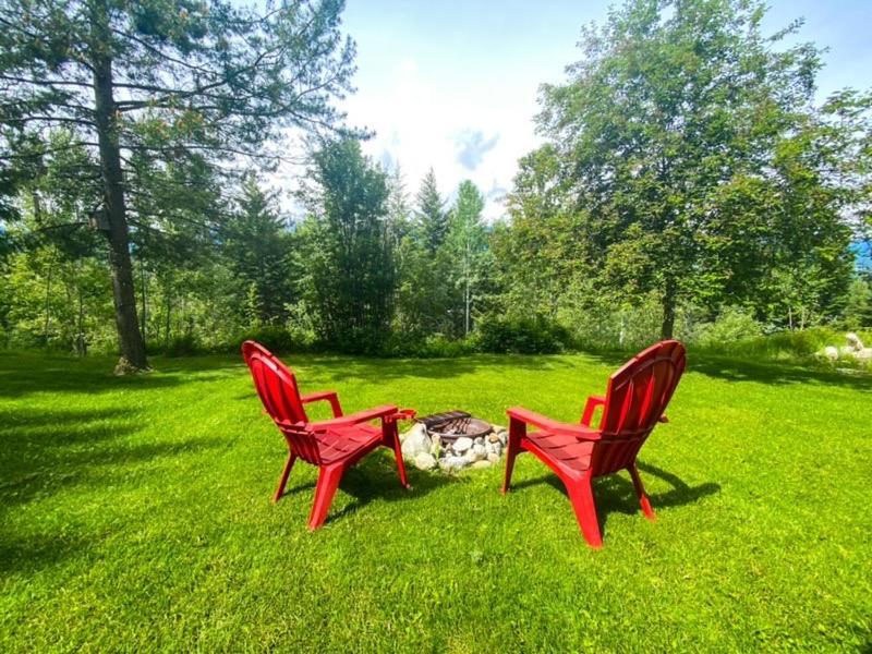 Journey'S End - 2 Bed 1 Bath Suite Golden Bagian luar foto