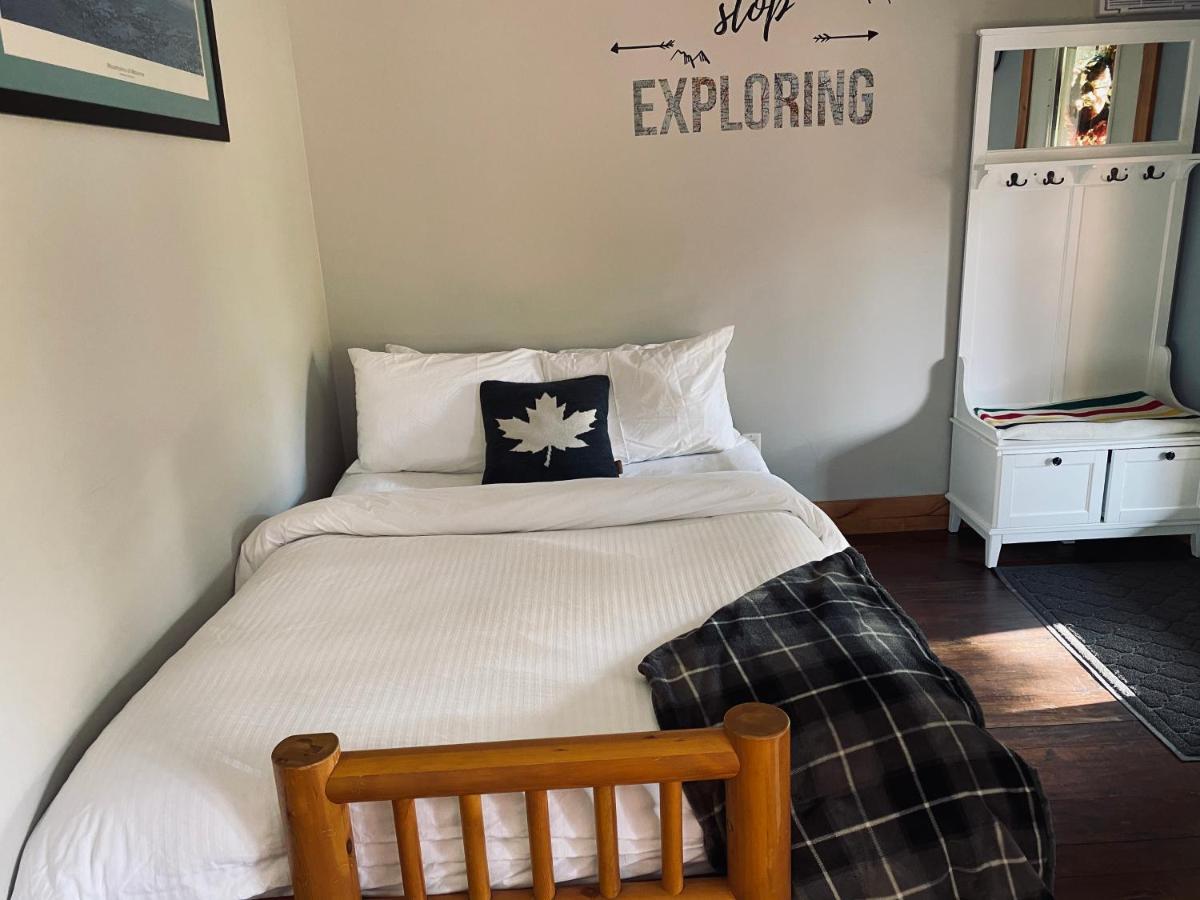 Journey'S End - 2 Bed 1 Bath Suite Golden Bagian luar foto