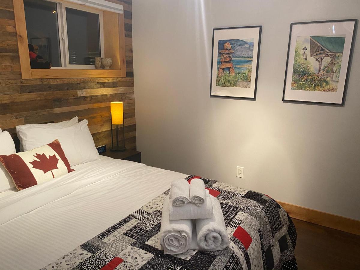Journey'S End - 2 Bed 1 Bath Suite Golden Bagian luar foto
